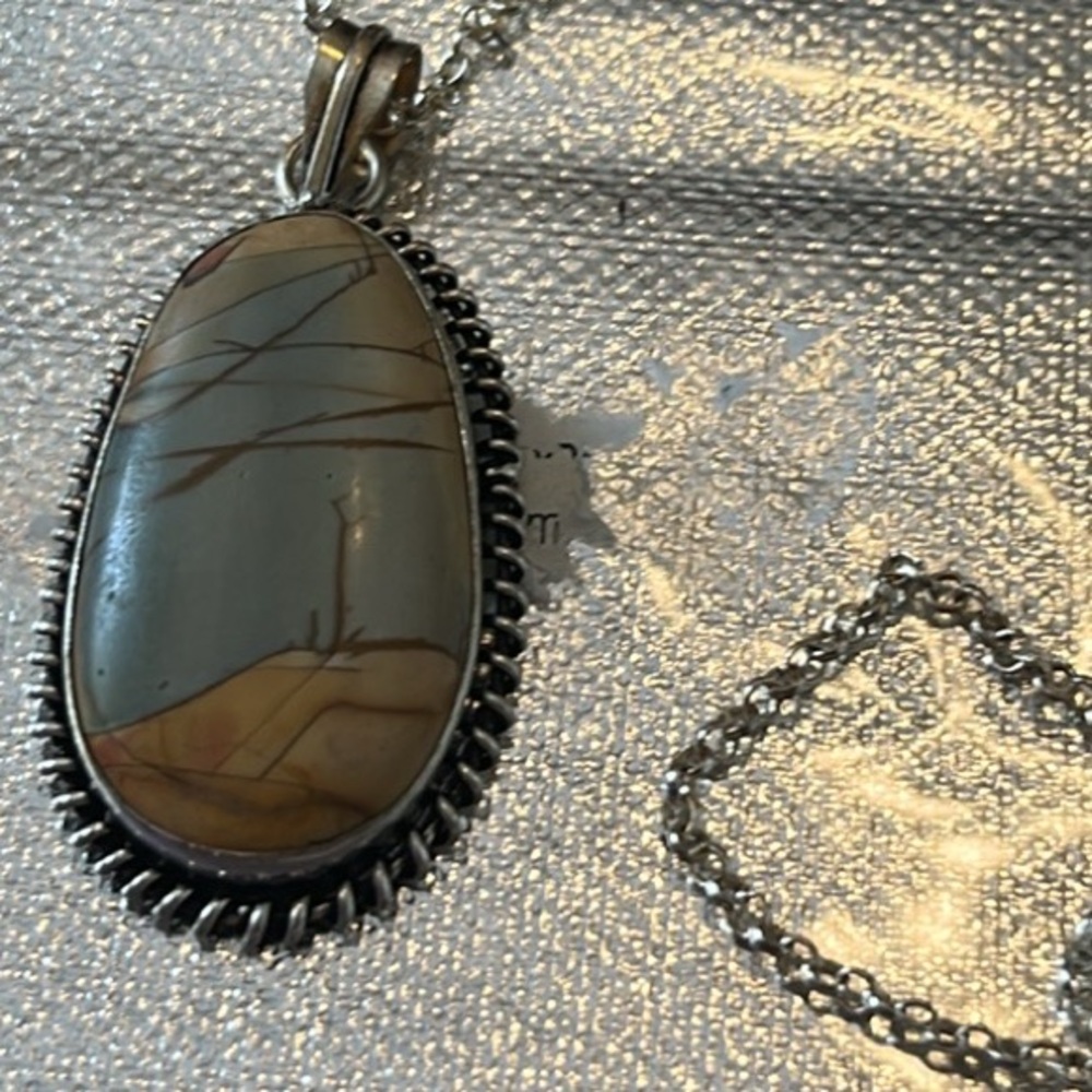 LabradorIte Natural Tan Gray-Blue .925 sterling silver Pendant Necklace - Picture 7 of 12